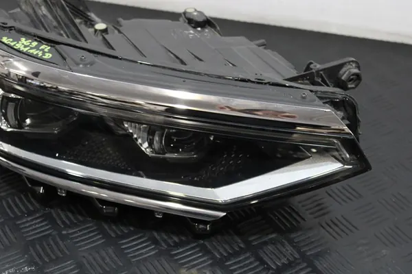 Oikea etuvalaisin VW Passat B8 3G1941114D image 3