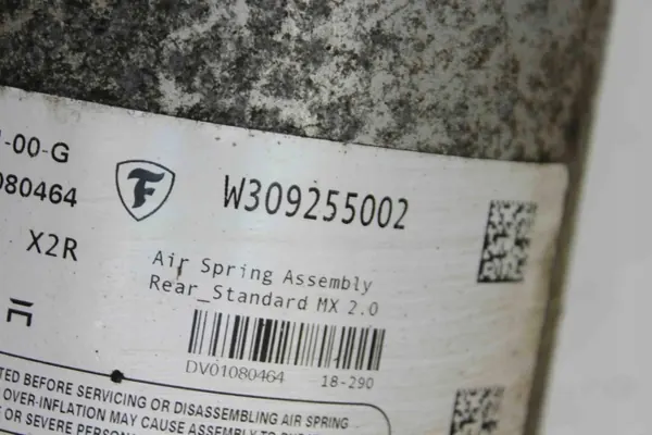 Tesla Bakre höger luftfjädring OEM 102746100G - Begagnad image 6
