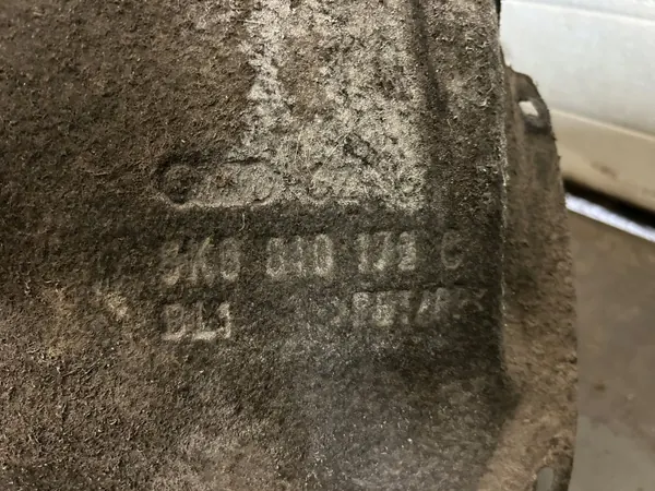 Audi A4 B8 Höger Bakre Hjulhus OEM 8K0810172C image 3