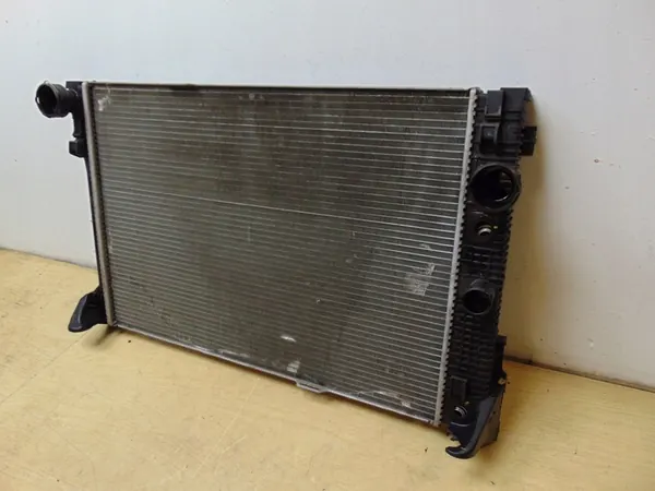 Waterkoeler Mercedes W204 A2045000203 image 3