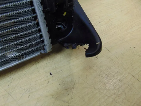 Waterkoeler Mercedes W204 A2045000203 image 6