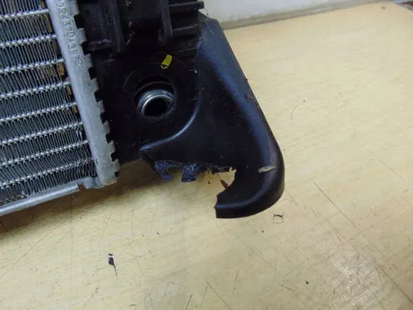 Waterkoeler Mercedes W204 A2045000203 image 8