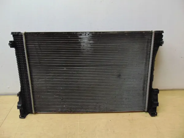 Waterkoeler Mercedes W204 A2045000203 image 9