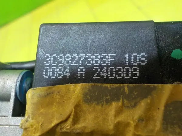 OEM 3C9827383F achterklepmotor voor VW Passat B6 image 4