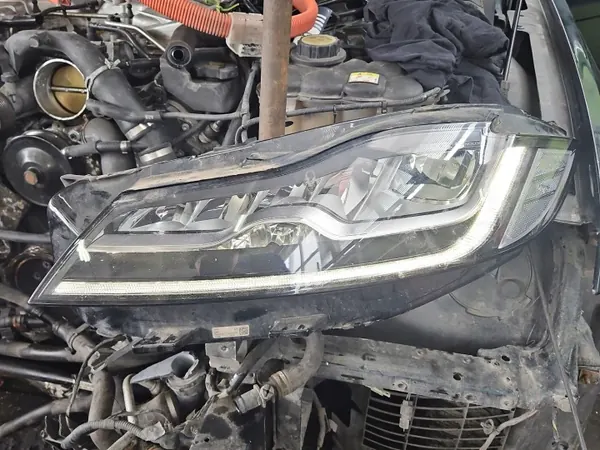 Farol esquerdo Jaguar XF II X260 OEM GX63-13W030-LF image 5