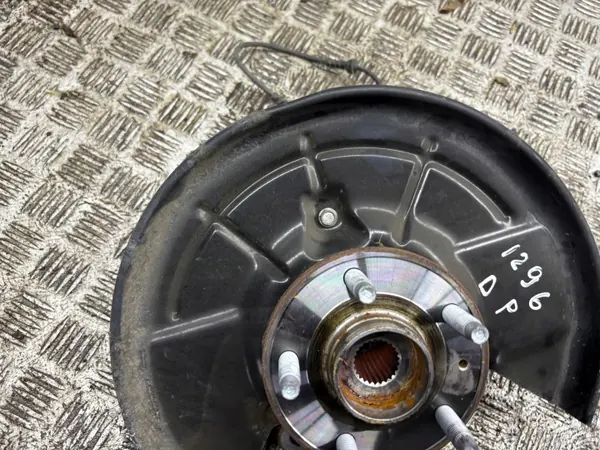 Chevrolet Trax 2019 Cubo roda dianteira OEM AMD223932 image 4