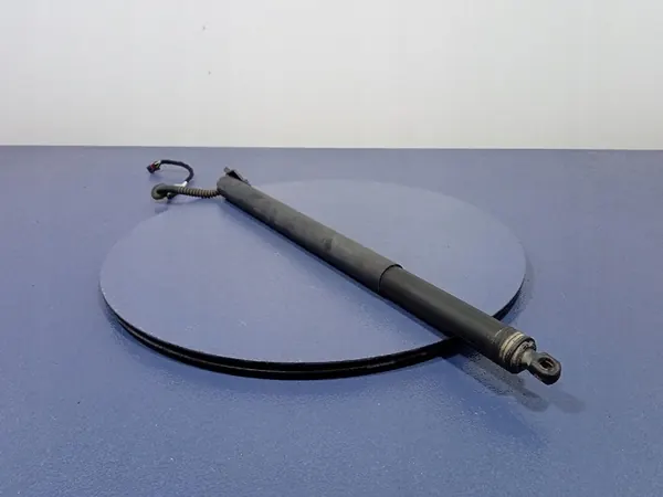 VW Passat B8 Kombi Baklucka Ställdämpare 3G9827851B image 2