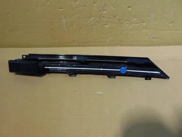 Grade LED DRL Esquerda Volkswagen Golf VIII 8 image 2