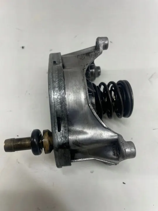 Pompe à vide OEM 72077904 pour BMW 5 E34 image 3