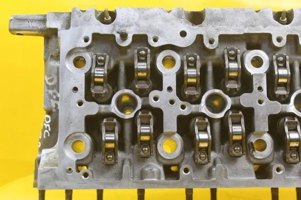 Sylinterikansi OEM 04L103373E VW Passat B8 2.0 TDI image 10