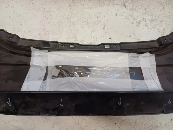 Nissan Leaf 2 Grillituki OEM 620706WK6A image 10