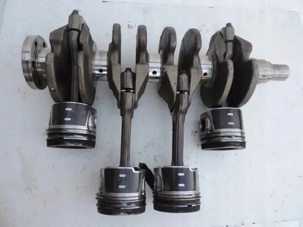 Kampiakseli OEM WAŁ Z TŁOKAMI FORD Focus MK3 1.5 TDCI image 2