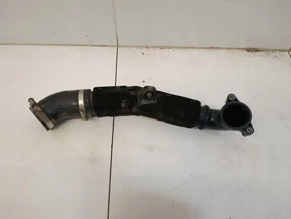 Ladeluftschlauch VW Tiguan II 2.0 TDI OEM 04L145828F image 5