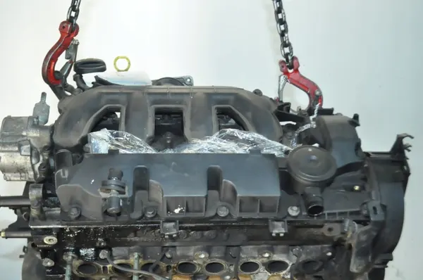 Motor Volvo D4204T - Diesel OEM usado image 3