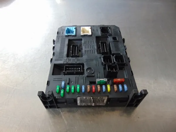 PEUGEOT 307 BSI-module H03 9661940280 - Gebruikt image 2