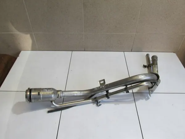 Pescoço de Enchimento Combustível OEM RURA WLEWU PALIWA FORD image 2