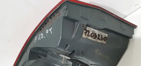 BMW F10 Luz LED Trasera Derecha en Guardabarros OEM 7203230 image 3