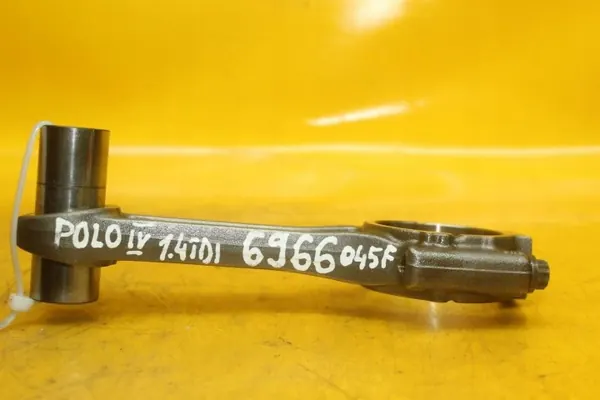 Biela OEM 045F 6966 para VW Polo IV 1.4 TDI image 3