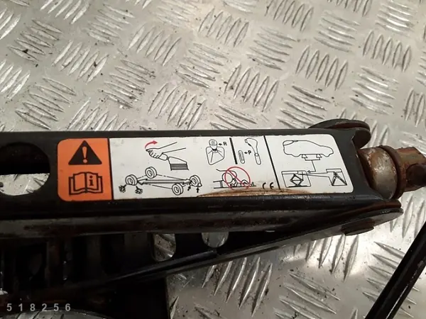 Ford OEM Reserverad-Werkzeugsatz - Gebraucht image 6