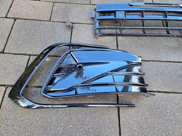 VW GOLF VIII R-Line Set Griglia Anteriore + PDC x4 2021 image 2