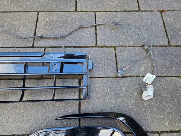 VW GOLF VIII R-Line Set Griglia Anteriore + PDC x4 2021 image 8