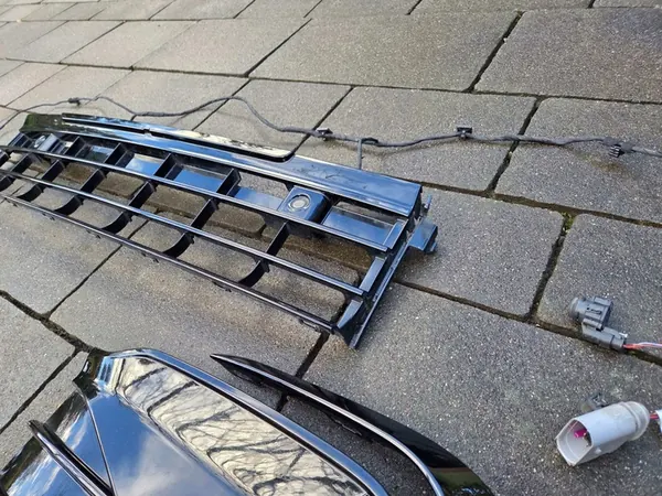 VW GOLF VIII R-Line Set Griglia Anteriore + PDC x4 2021 image 9