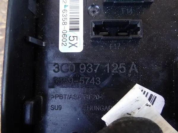 AUDI Q3 8U Caixa de Fusíveis 3C0937125A image 3