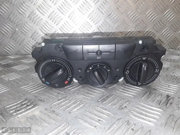 Skoda Octavia ilmastointiohjain OEM 1Z0820047D image 2