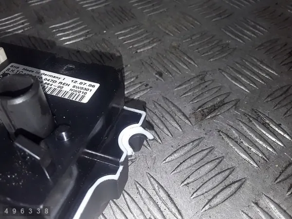 Skoda Octavia ilmastointiohjain OEM 1Z0820047D image 6