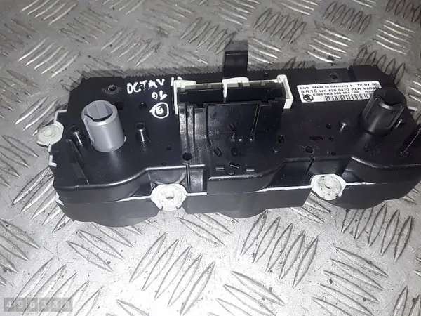 Skoda Octavia ilmastointiohjain OEM 1Z0820047D image 7