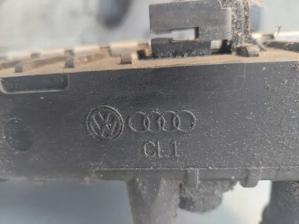 Radiador de Agua Audi A4 B5 2.4 2.6 2.8 Automático OEM image 4