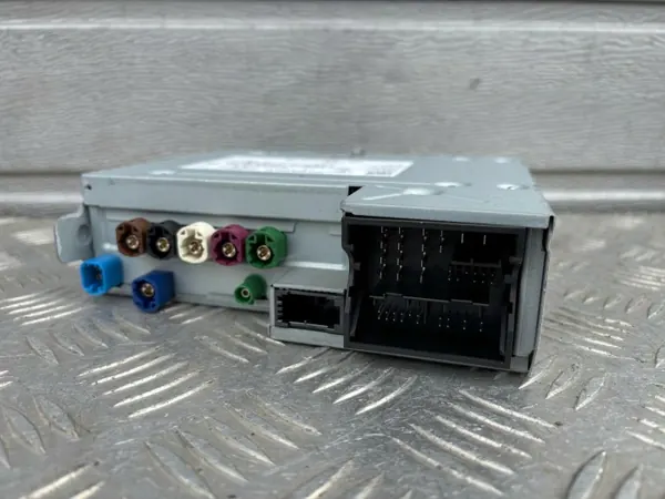 Porsche Taycan 4S Navigointimoduuli OEM 9J1035070M image 3