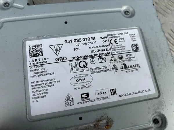 Porsche Taycan 4S Navigointimoduuli OEM 9J1035070M image 4