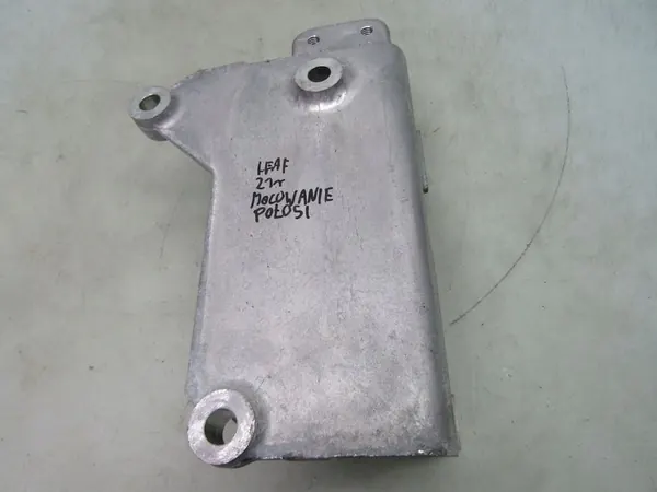 LEAF II ZE1 21R Halfshaft Support Bracket 201213A072 image 7