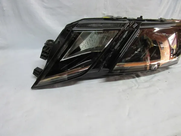 Farol esquerdo Skoda Octavia III 5E1 Lift Full LED image 3