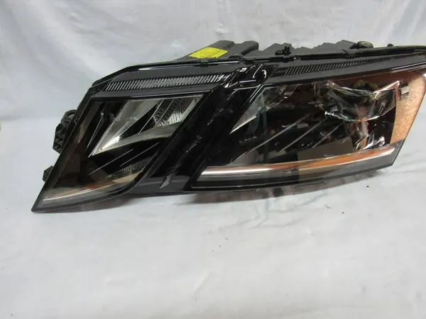 Farol esquerdo Skoda Octavia III 5E1 Lift Full LED image 4