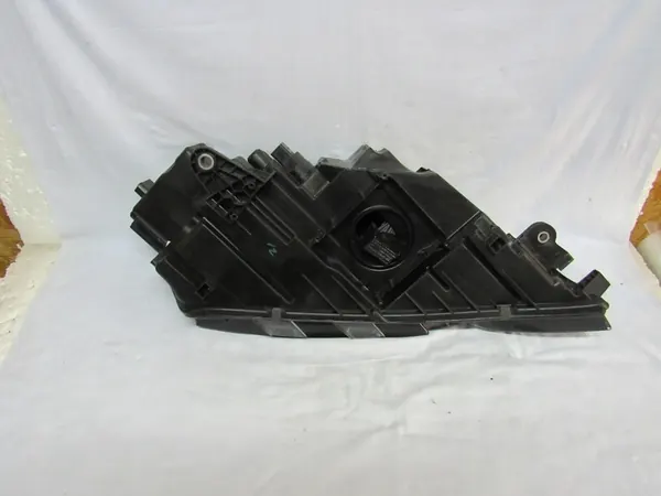 Farol esquerdo Skoda Octavia III 5E1 Lift Full LED image 9