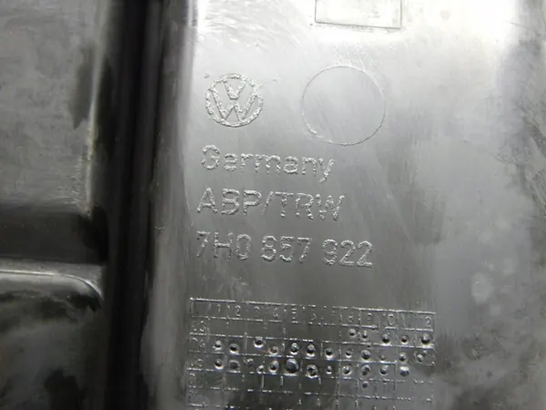 VW T5 Console plank OEM 7H0857922 - Gebruikt image 4
