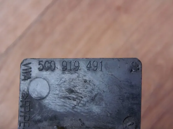 Volkswagen Golf VII PDC-parkksensorin johdotus image 3