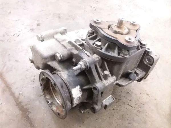 Boîte de transfert Skoda Octavia Mk2 OEM 0AV409053H image 3