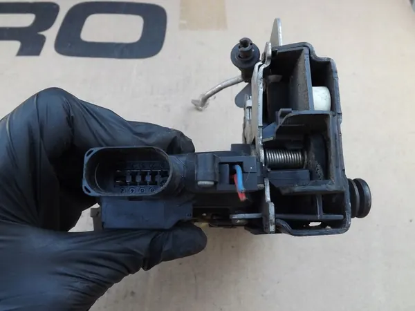 Audi A6 C5 Allroad vordere linke Türschloss 4B2837015G image 4