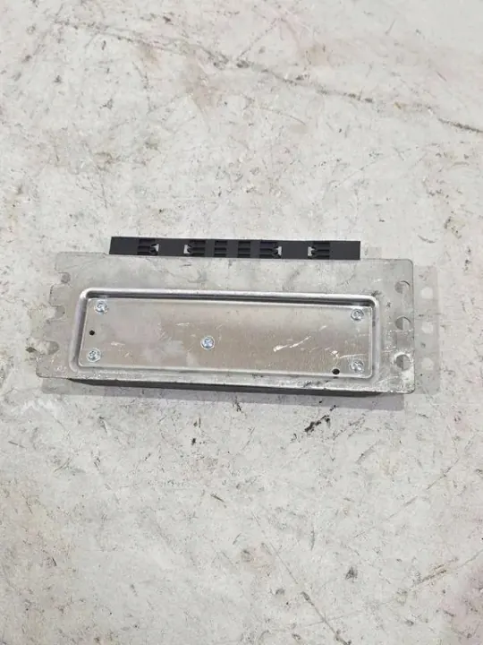 Módulo de suspensión activa BMW OEM 182618 - Usado image 3
