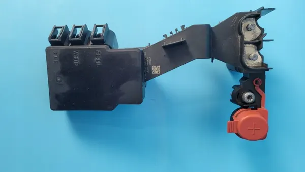 BMW X6 G06 Virranjakaja OEM 8736422 image 4