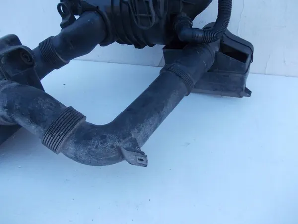 Volkswagen Ilmansuodattimen kotelo 1K0129622D image 8