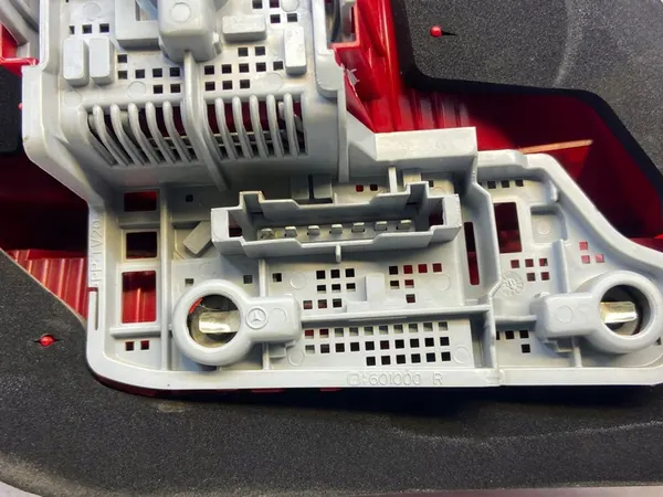 MERCEDES W204 C CLASS COUPE SEDAN RECHTER ACHTERLAMP A2048202764 image 10