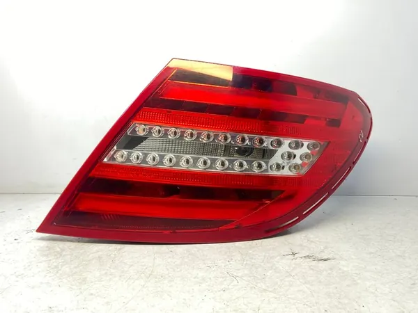 MERCEDES W204 C CLASS COUPE SEDAN RECHTER ACHTERLAMP A2048202764 image 2