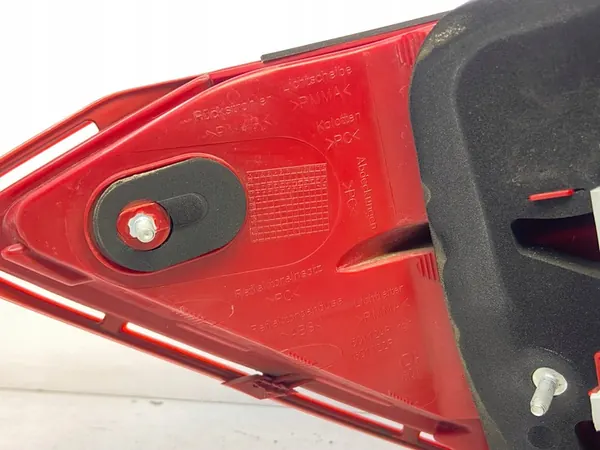 MERCEDES W204 C CLASS COUPE SEDAN RECHTER ACHTERLAMP A2048202764 image 5