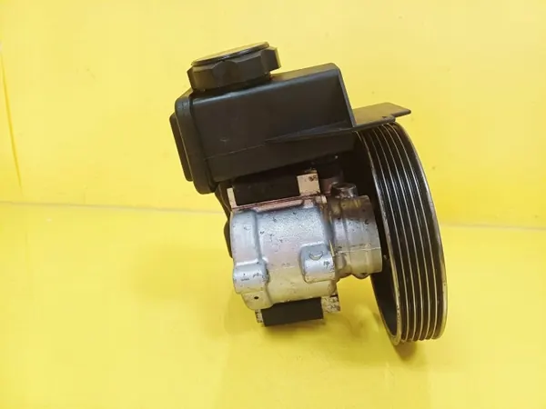 Pompe de direction OEM DRC100363 pour Peugeot 206 image 4