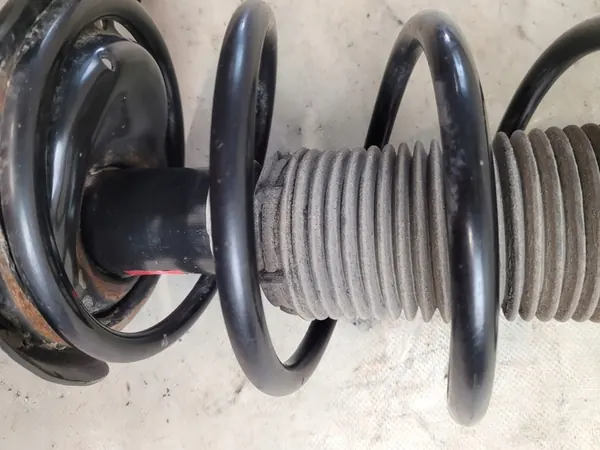 Fram vänster gasstötdämpare Mazda 3 I KYB 334701 image 10