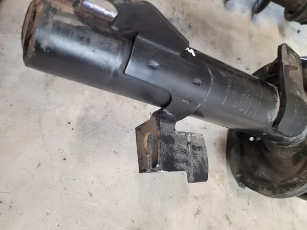 Fram vänster gasstötdämpare Mazda 3 I KYB 334701 image 4